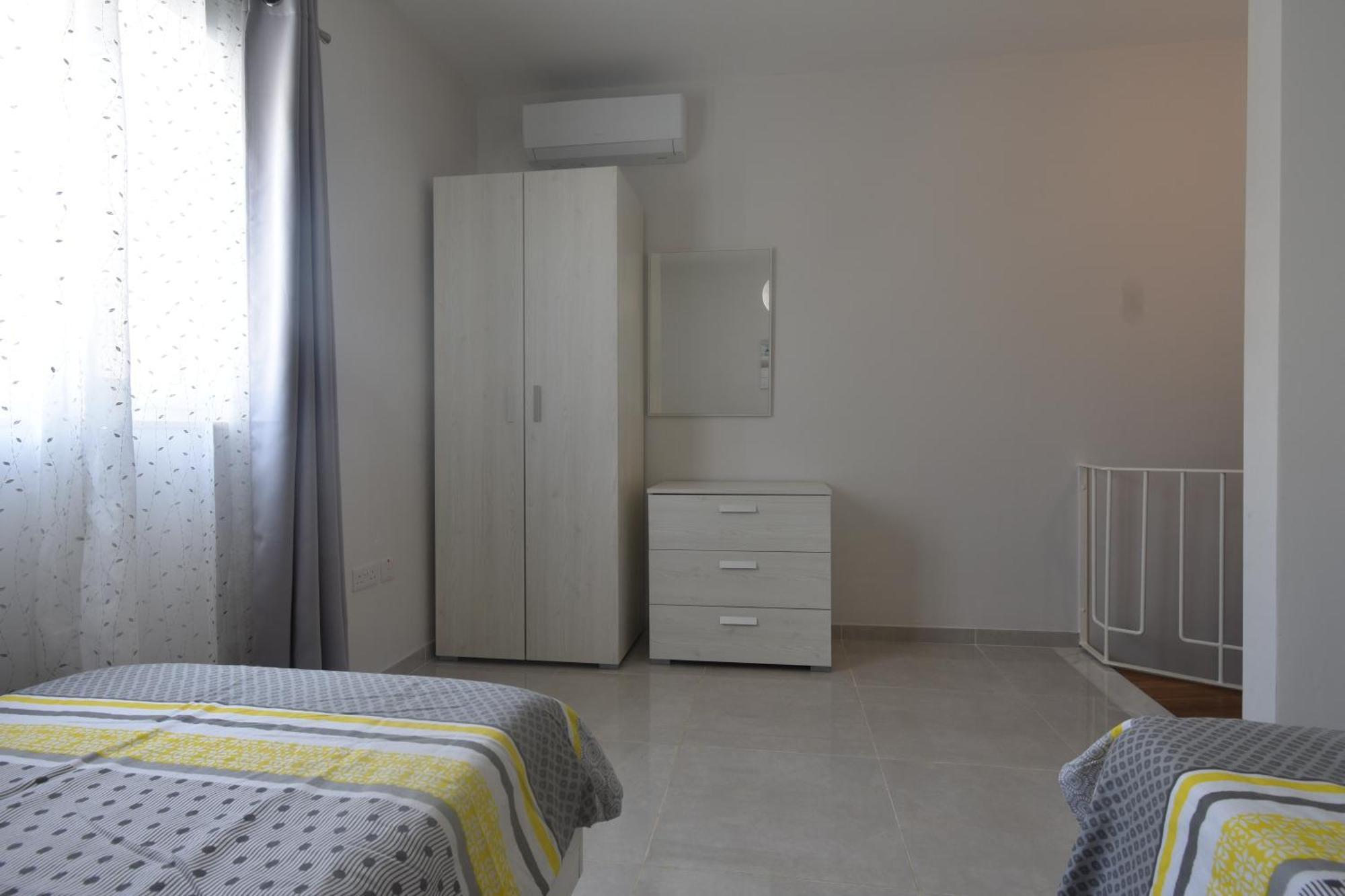 Marbella Holiday Apartments - Seafront - Wifi Марсаскала Номер фото